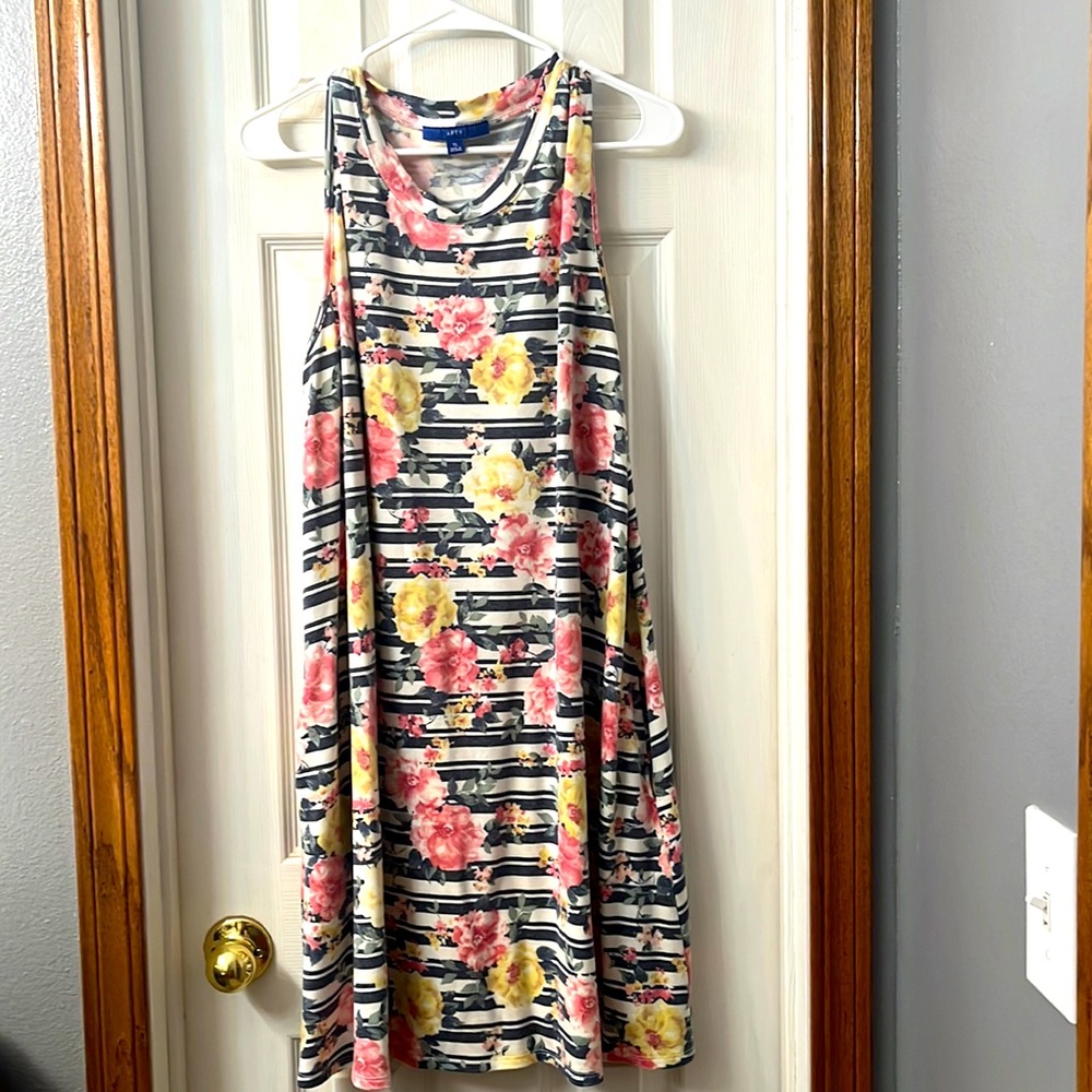 Super cute, flowered, mid length dress